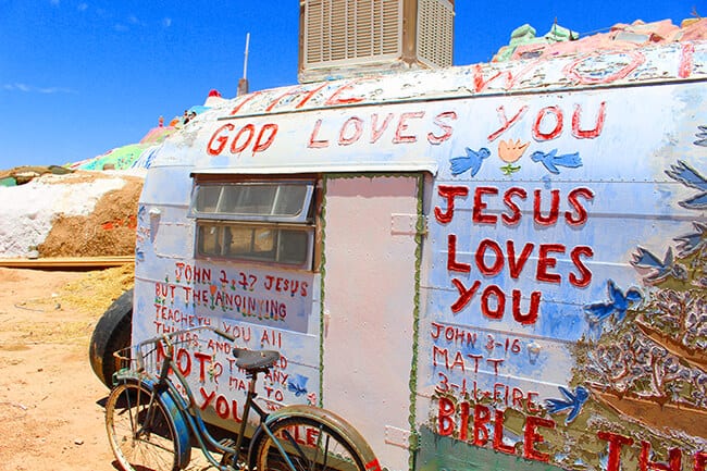 http://www.sandytoesandpopsicles.com/wp-content/uploads/2016/01/Jesus-Loves-You.jpg