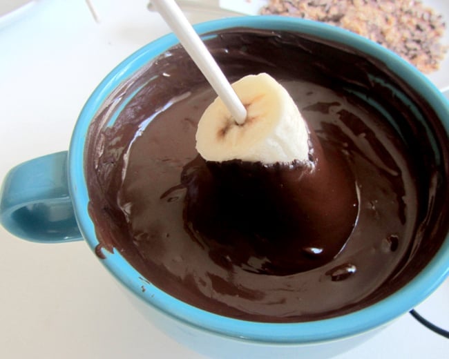 chocolate_dipped_frozen_bananas