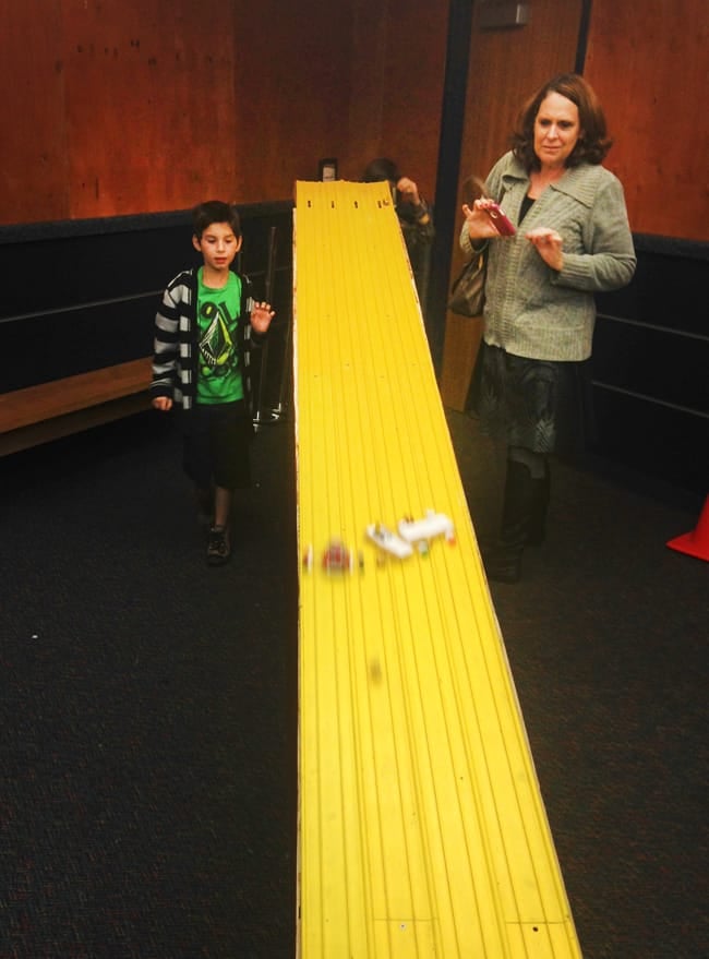 gingerbread-car-racing-discovery-science-center