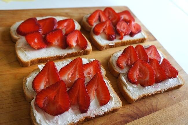 cream-cheese-strawberry-french-toast-recipe