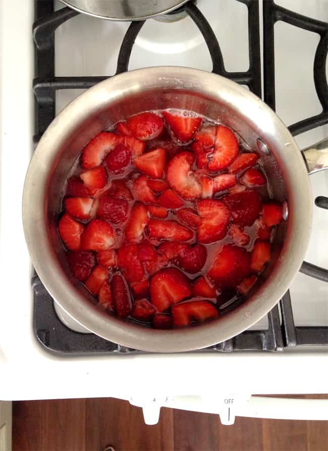 How to make strawberry syrup