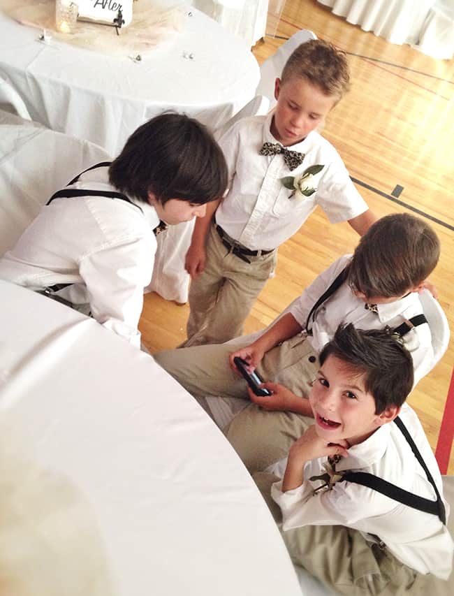 kids-at-a-wedding-electronics