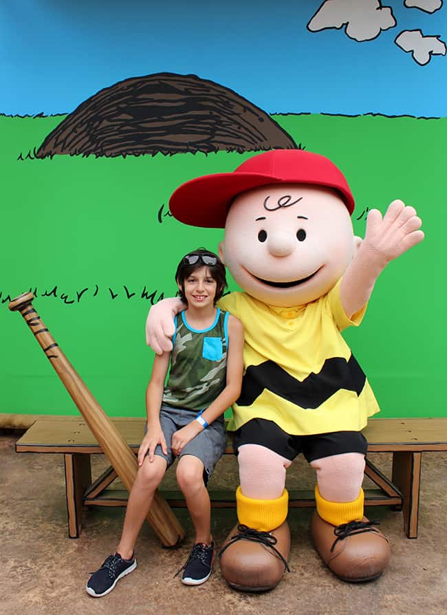 camp-snoopy-charlie-brown