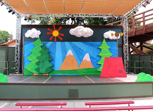 camp-snoopy-theater