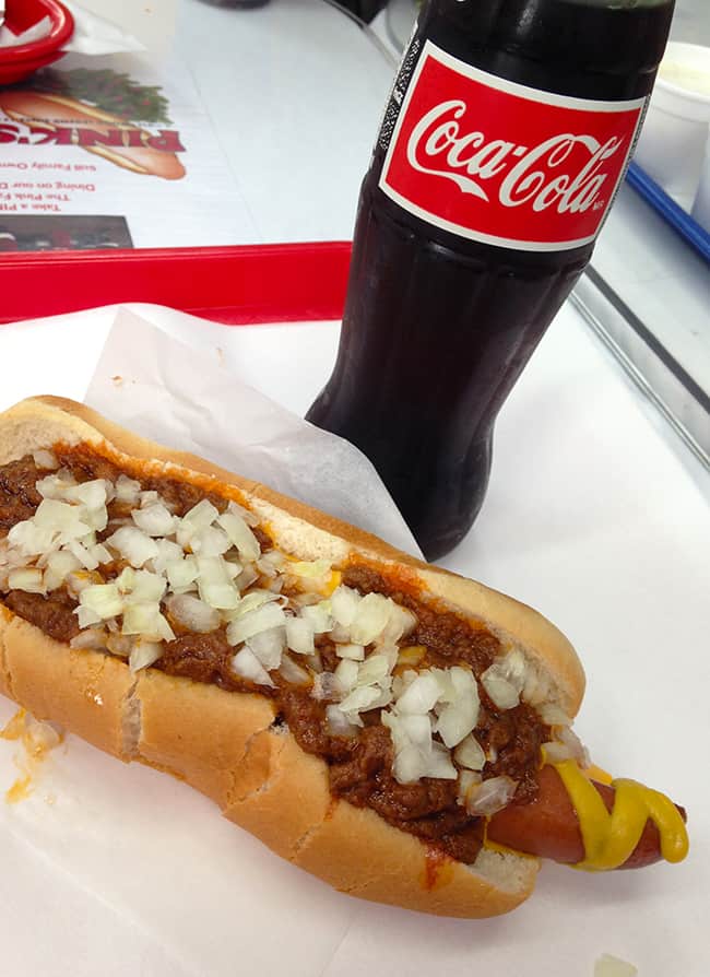 historic-pinks-hotdogs-chili-dog