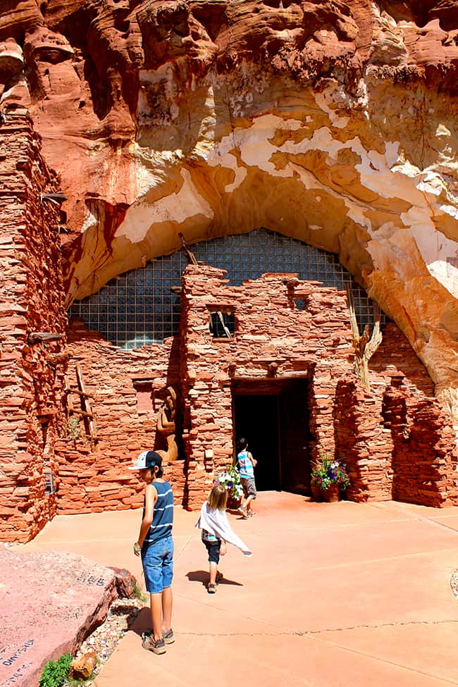 moqui-caves-kanab-utah