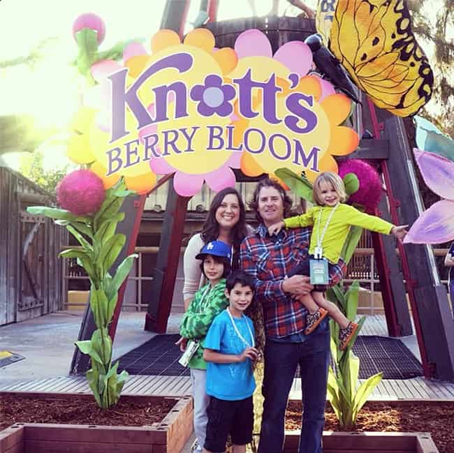 Knott's-berry-bloom