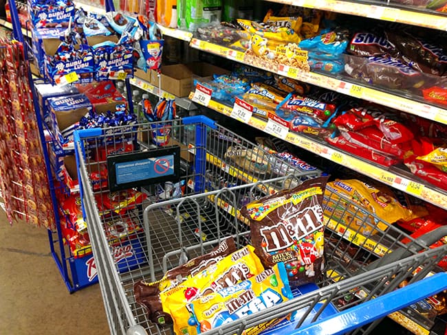 walmart-m&m's-candy-aisle