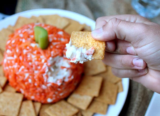 halloween-pumpkin-cheese-ball-recipe