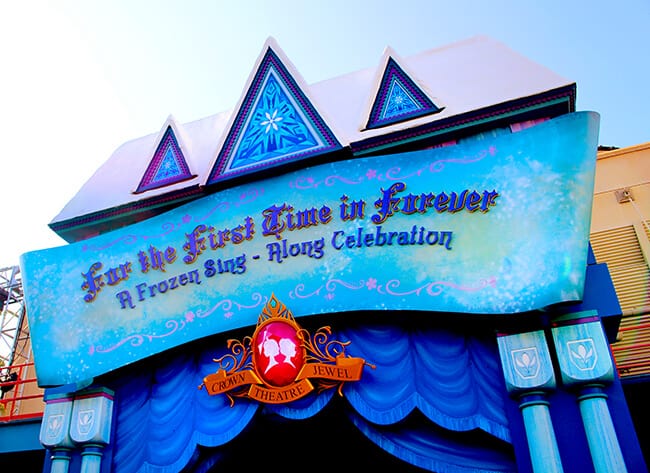 Disneyland Frozen Sing A Long