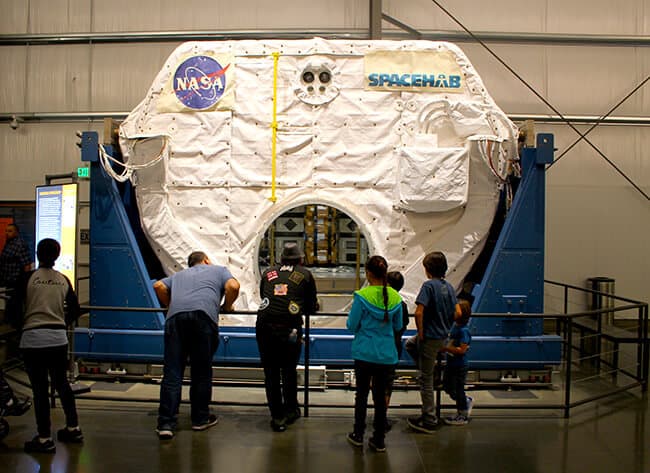 Endeavor Space Shuttle SpaceHub