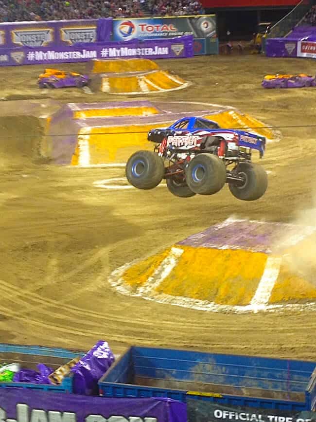 monsterjam-angel-stadium-anaheim