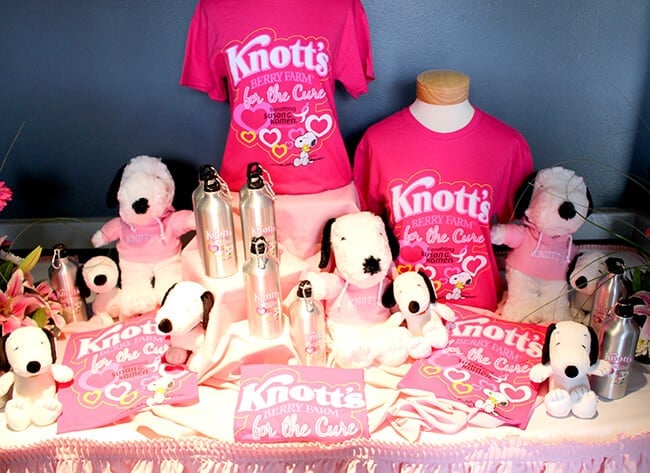 pink-snoopy-shirt-souveniers