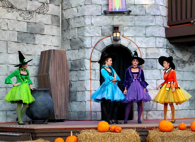 Legoland Halloween Shows