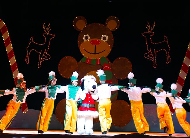 Snoopy On Ice Show at Knott's Merry Farm
