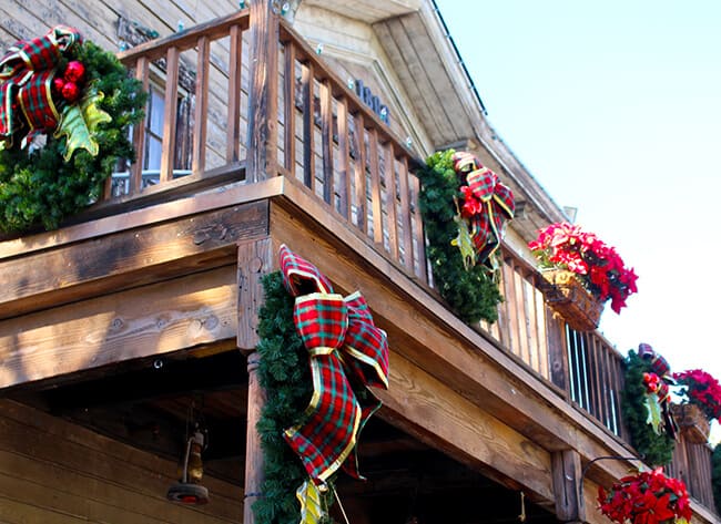 Knott's Merry Farm Ghost Town Decorations