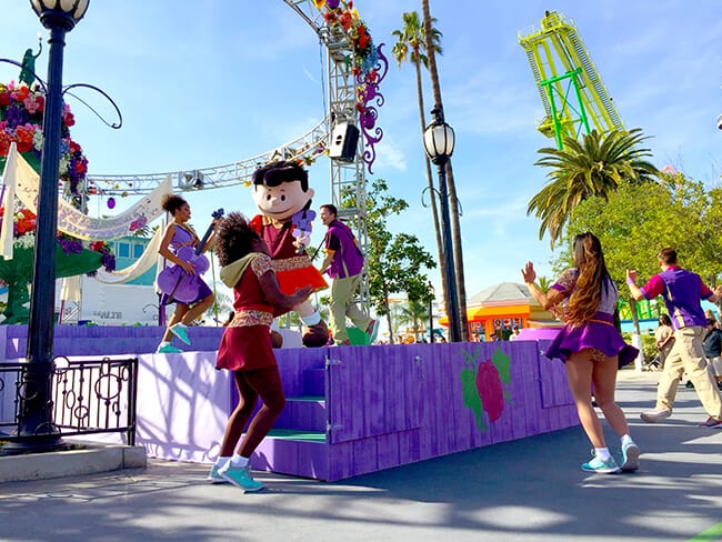 Peanuts Spring Parade at Knott's