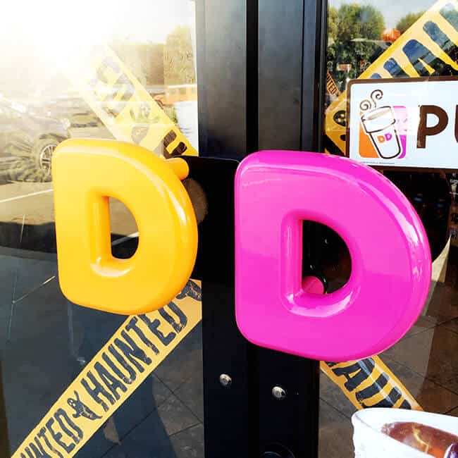 dunkin-donuts-halloween-entrance
