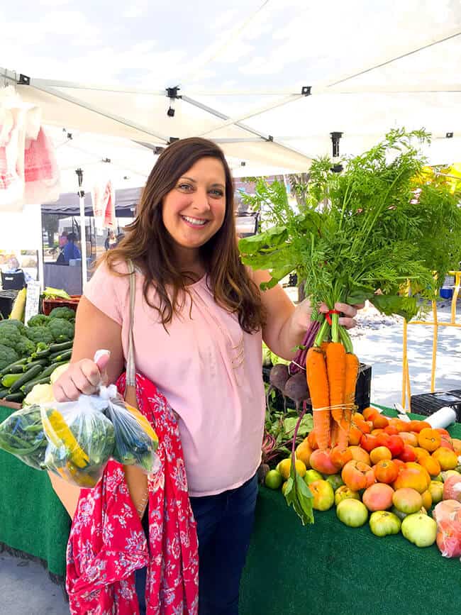 jill-parkin-at-the-farmers-market