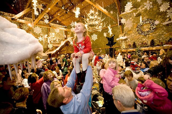 Great Wolf Lodge Southern California Snowland