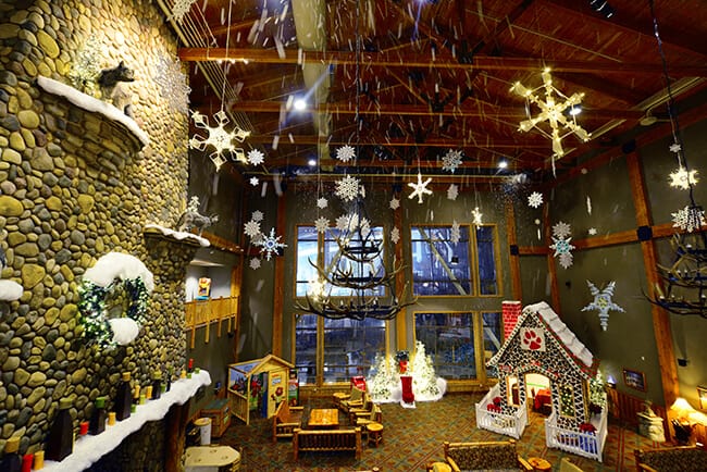 Great Wolf Lodge Southern California Snowland