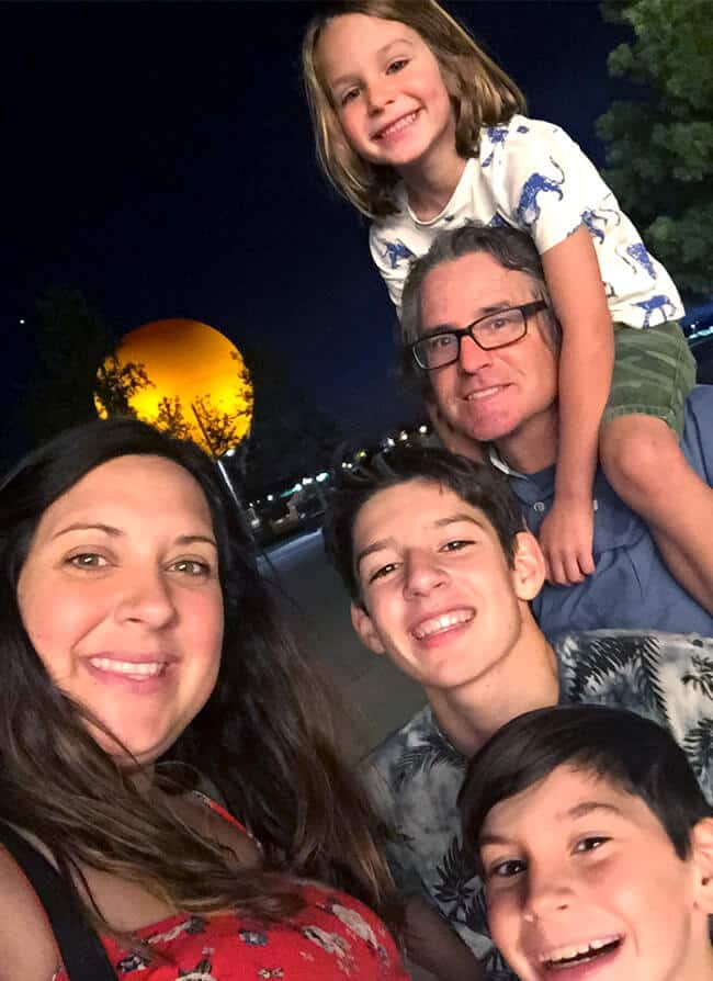 family-selfie-at-the-orange-county-great-park