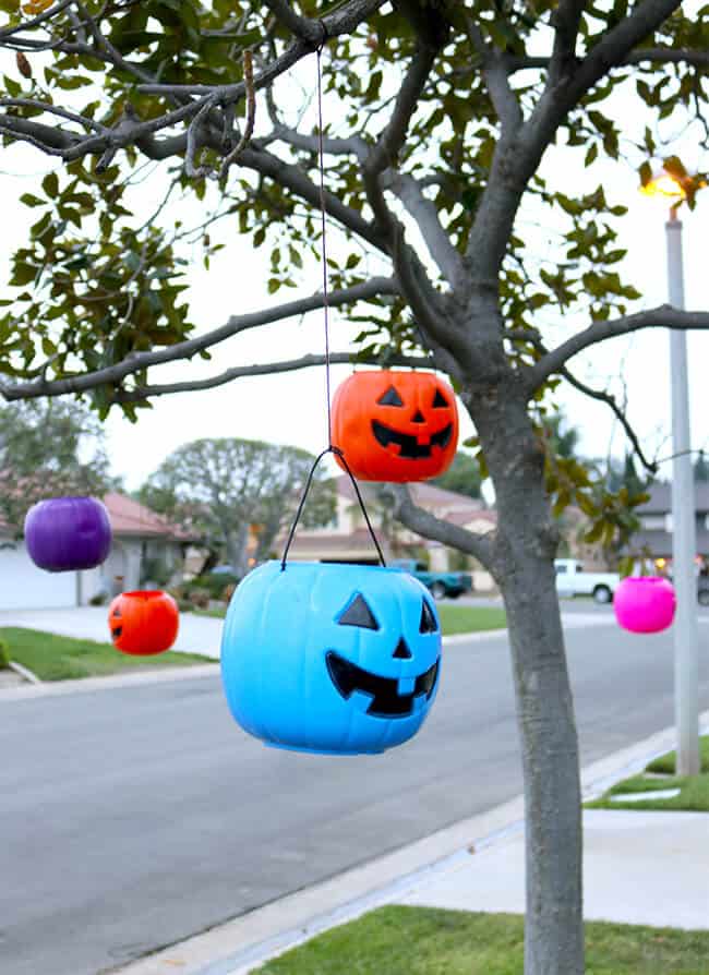 Hanging Glowing Jack-o-lanterns