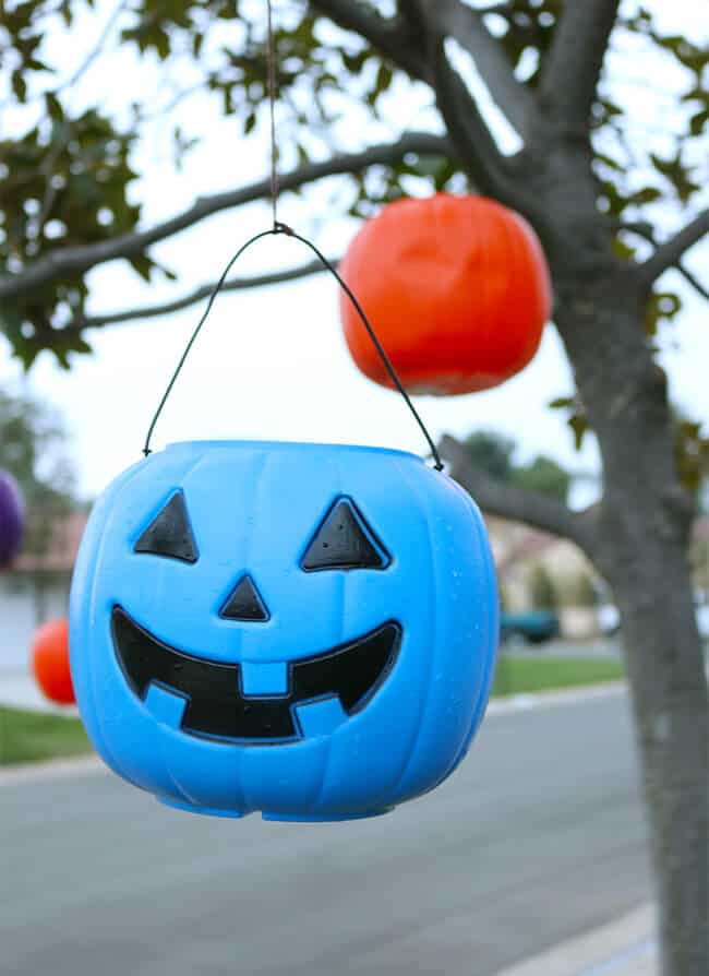 Hanging Glowing Jack-o-lanterns