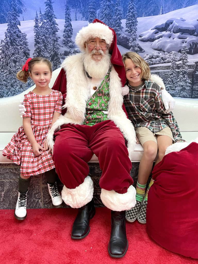 Mainplace Mall Santa Photos
