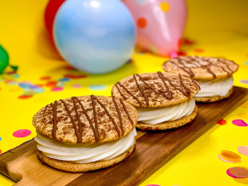 Soft Caramel Snickerdoodle Cookiewich at Knott's PEANUTS Celebration